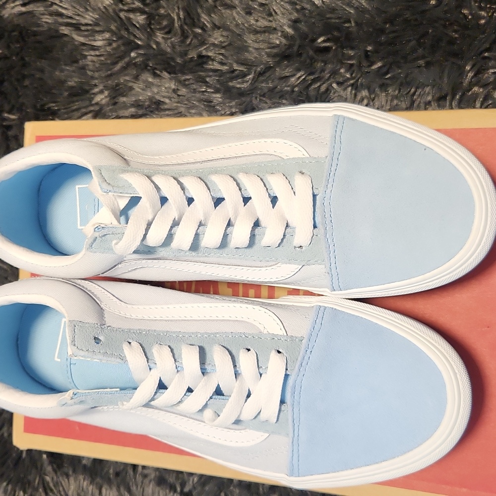 Vans sneakers for women